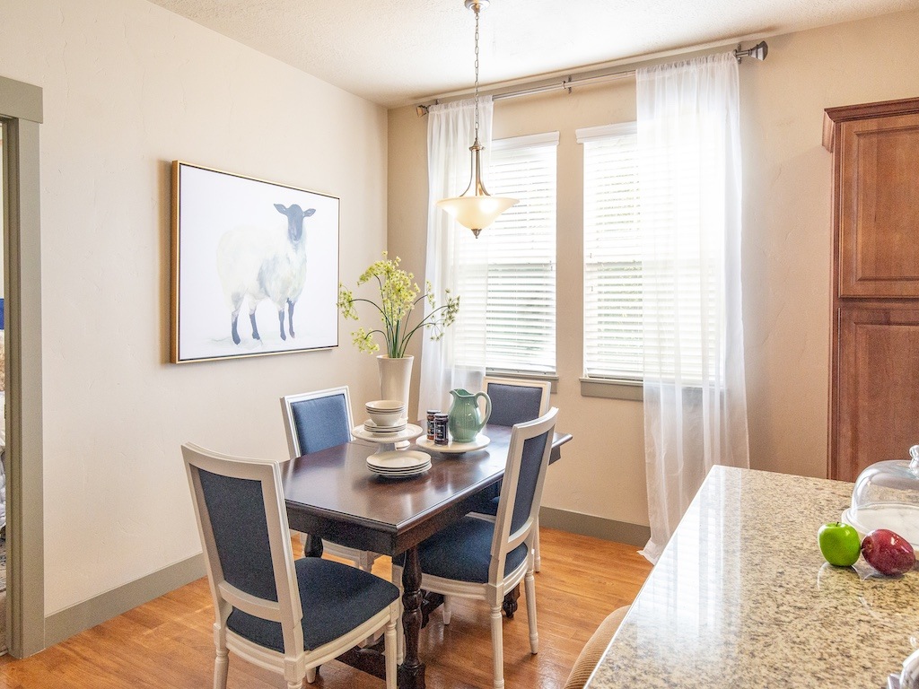 San Tropez Apartments & Townhomes